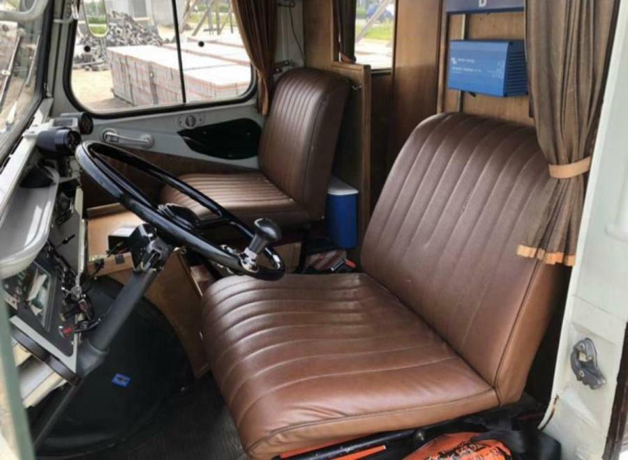 Интерьер Citroen HY 1600 Camper Van 1977 года  (фото 18 из 23)